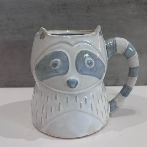 NWOT Ceramic Raccoon Coffee Hot Tea Mug Cup with Handle - Picture 1 of 6